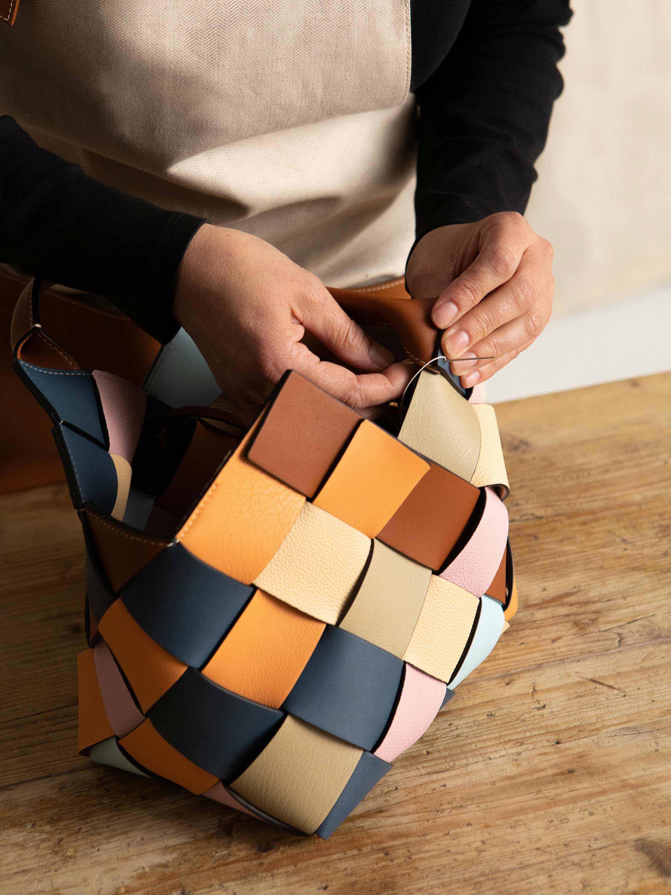Loewe woven 2025 hammock bag 2019